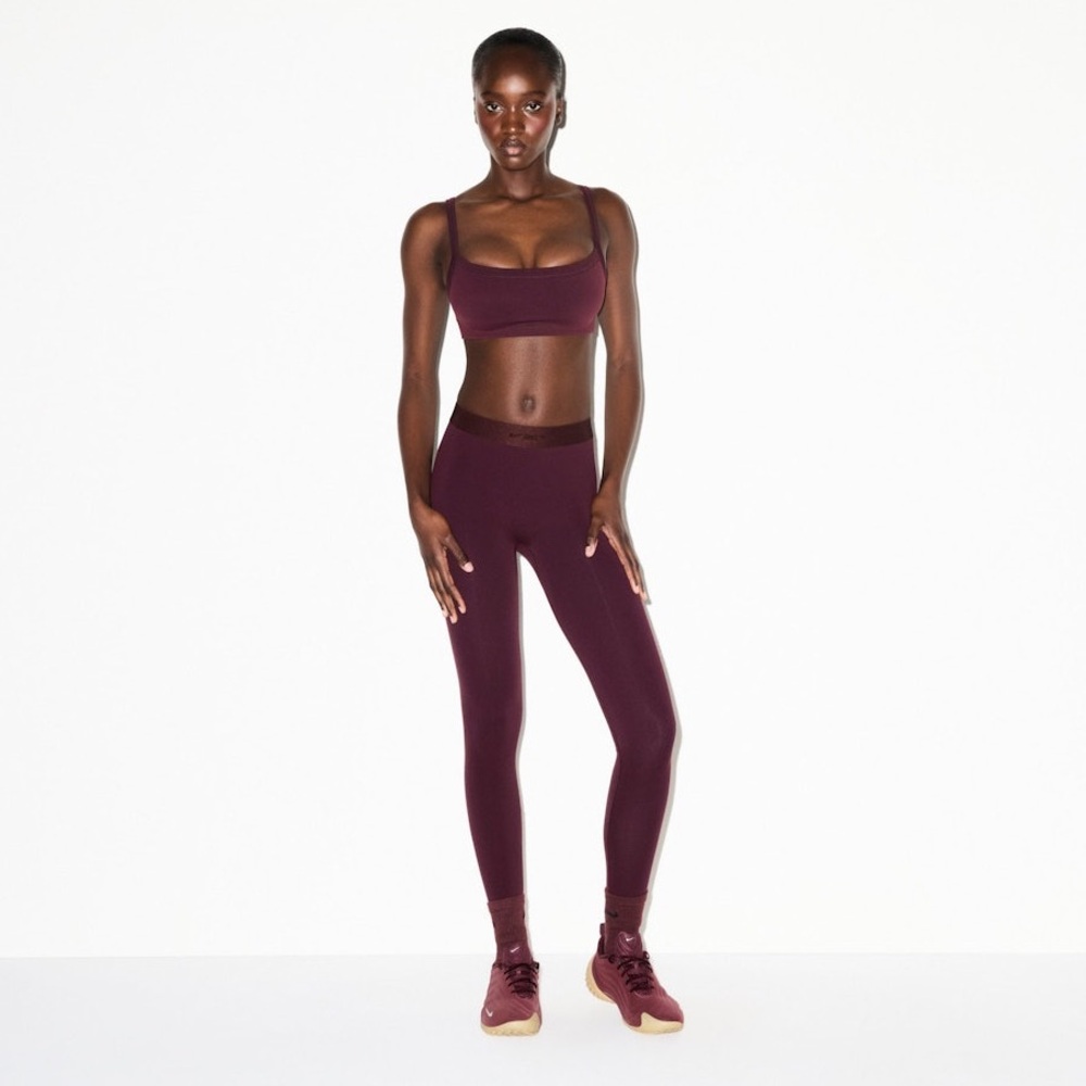 NWT SKIMS CAMI BRA $38 •currant •small